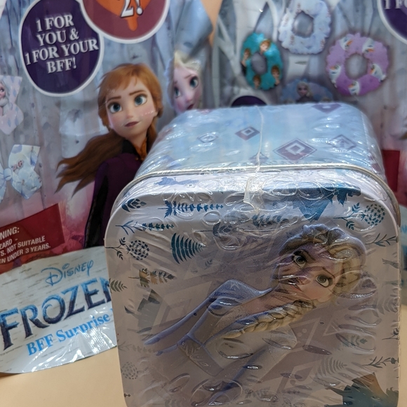 *SALE* Disney Frozen Bundle perfect for Stocking Stuffers or Birthday - Picture 6 of 10